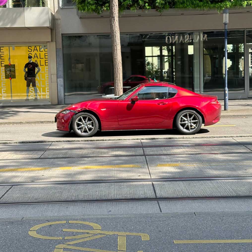 Mazda MX-5 RF: Experience Pure Driving Pleasure!